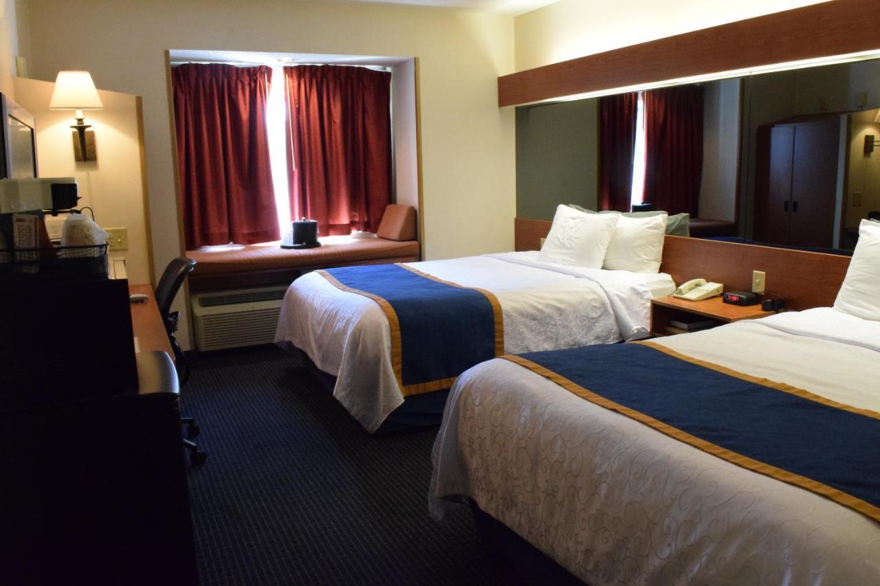Hotel At The Finger Lakes 2*